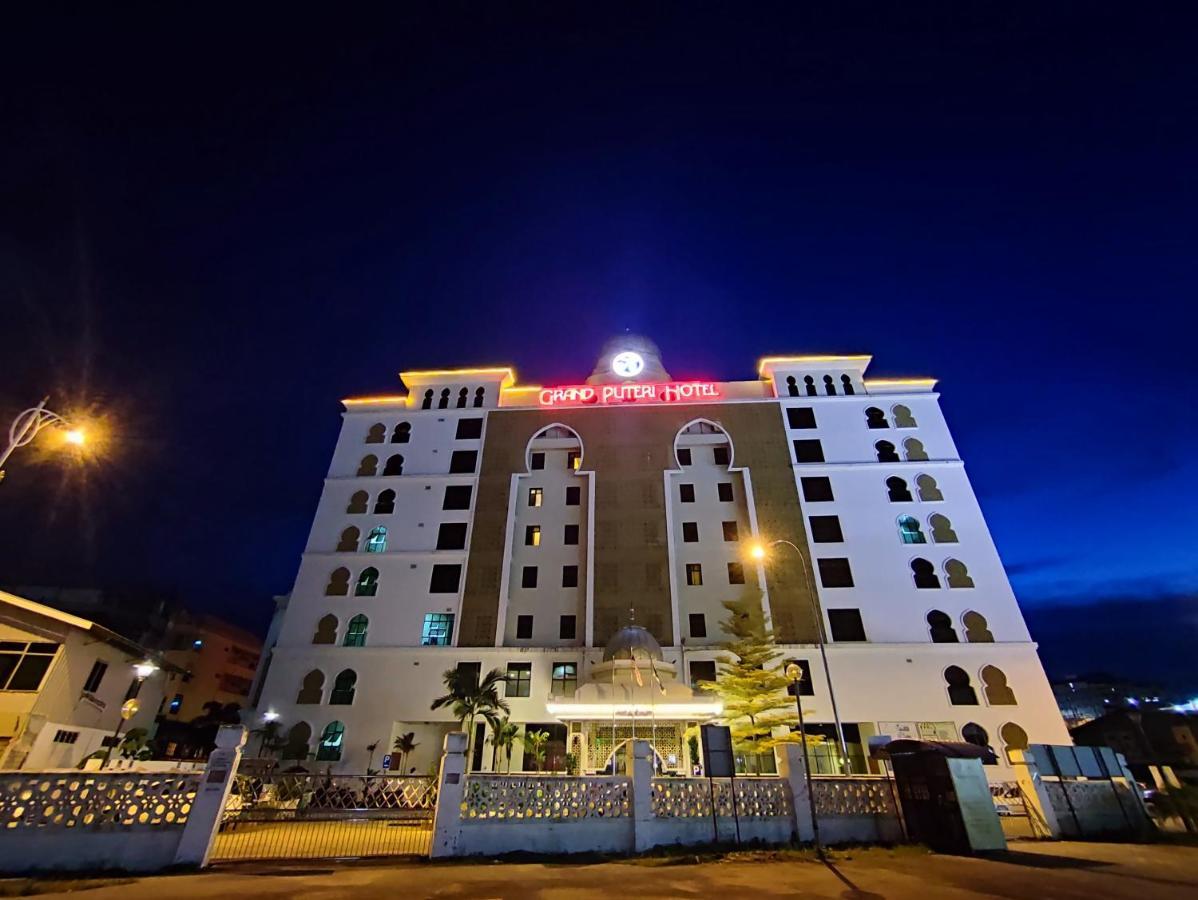 The Grand Puteri Hotel Kuala Terengganu Esterno foto