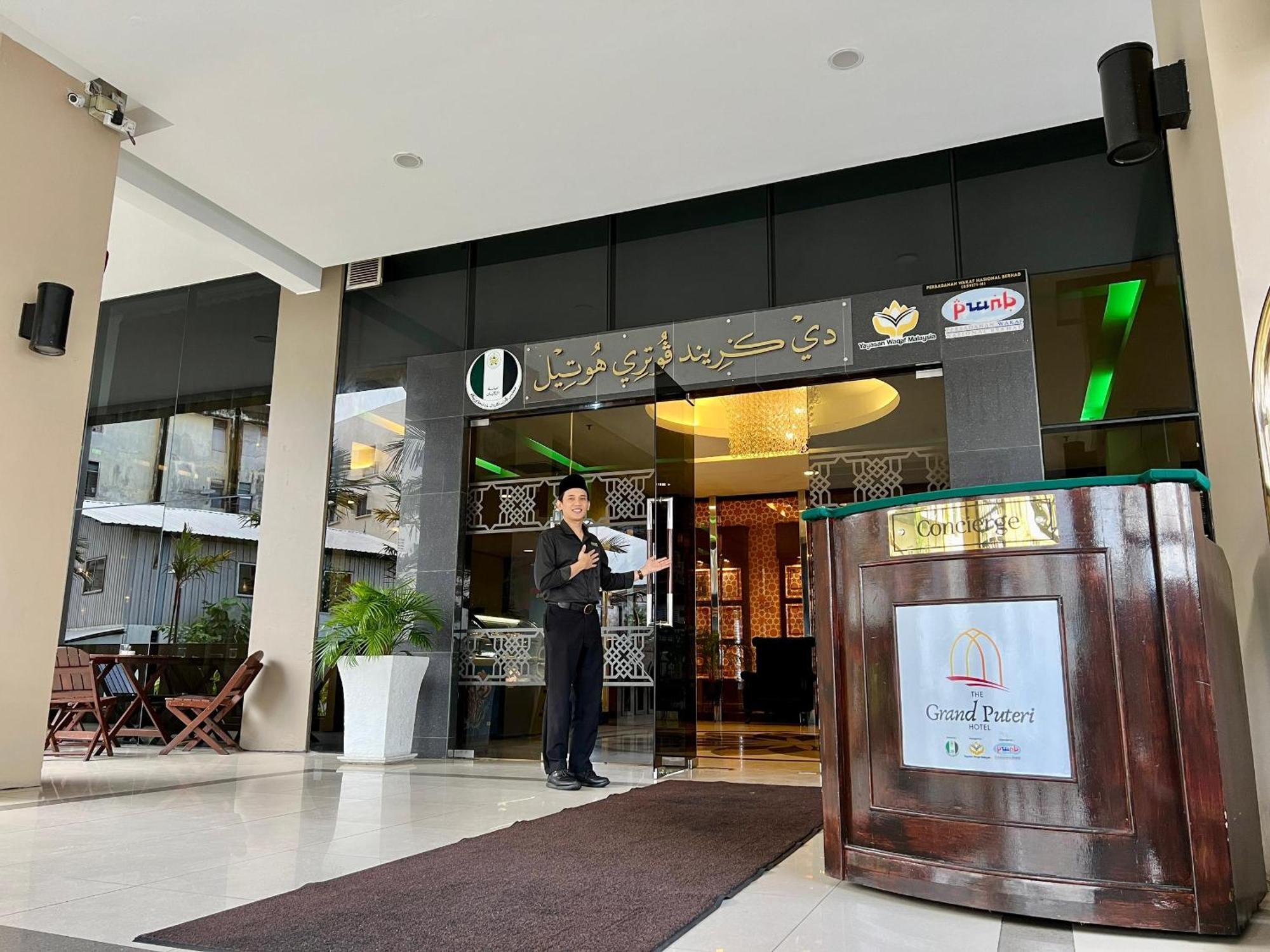 The Grand Puteri Hotel Kuala Terengganu Esterno foto