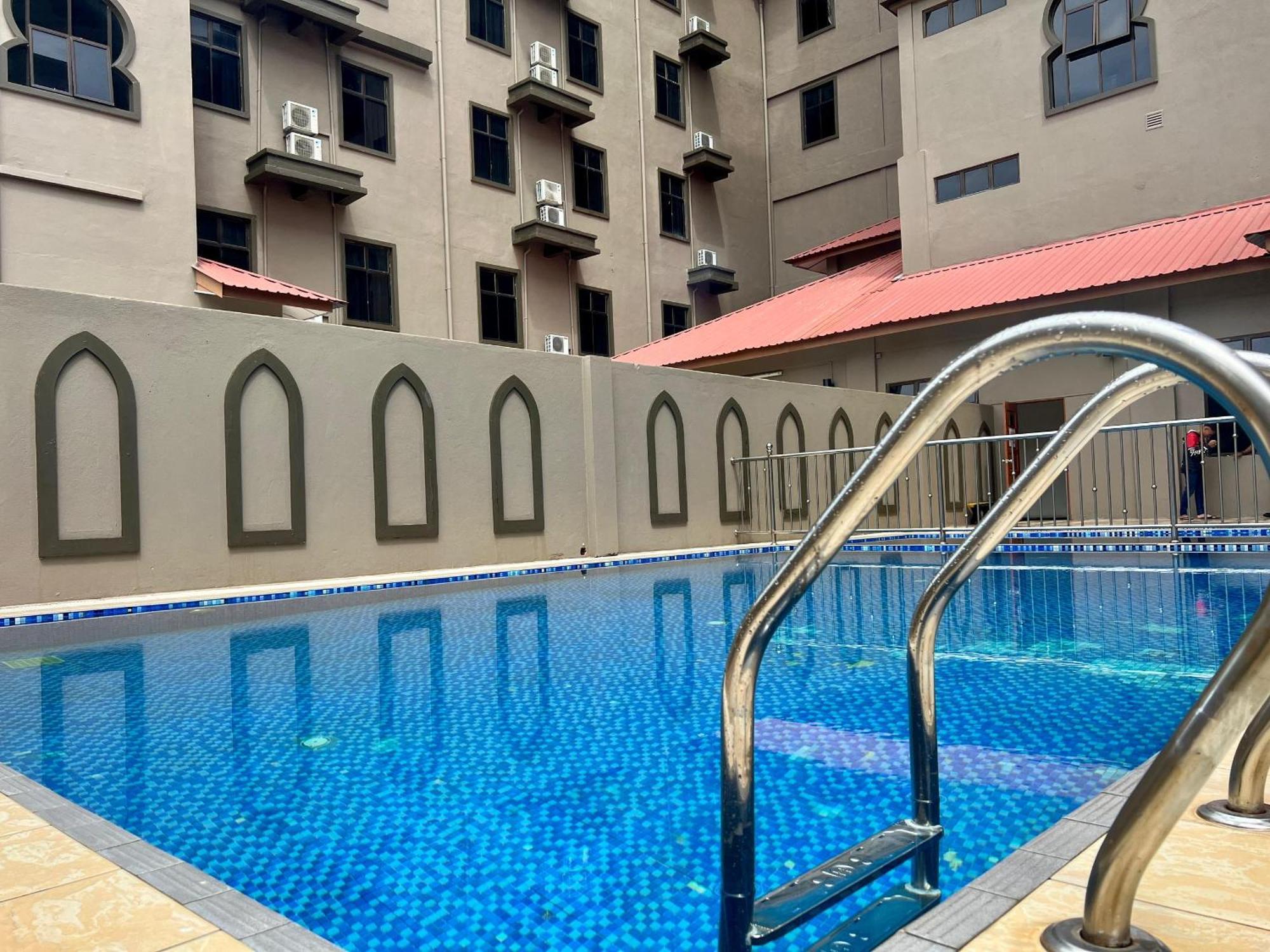 The Grand Puteri Hotel Kuala Terengganu Esterno foto