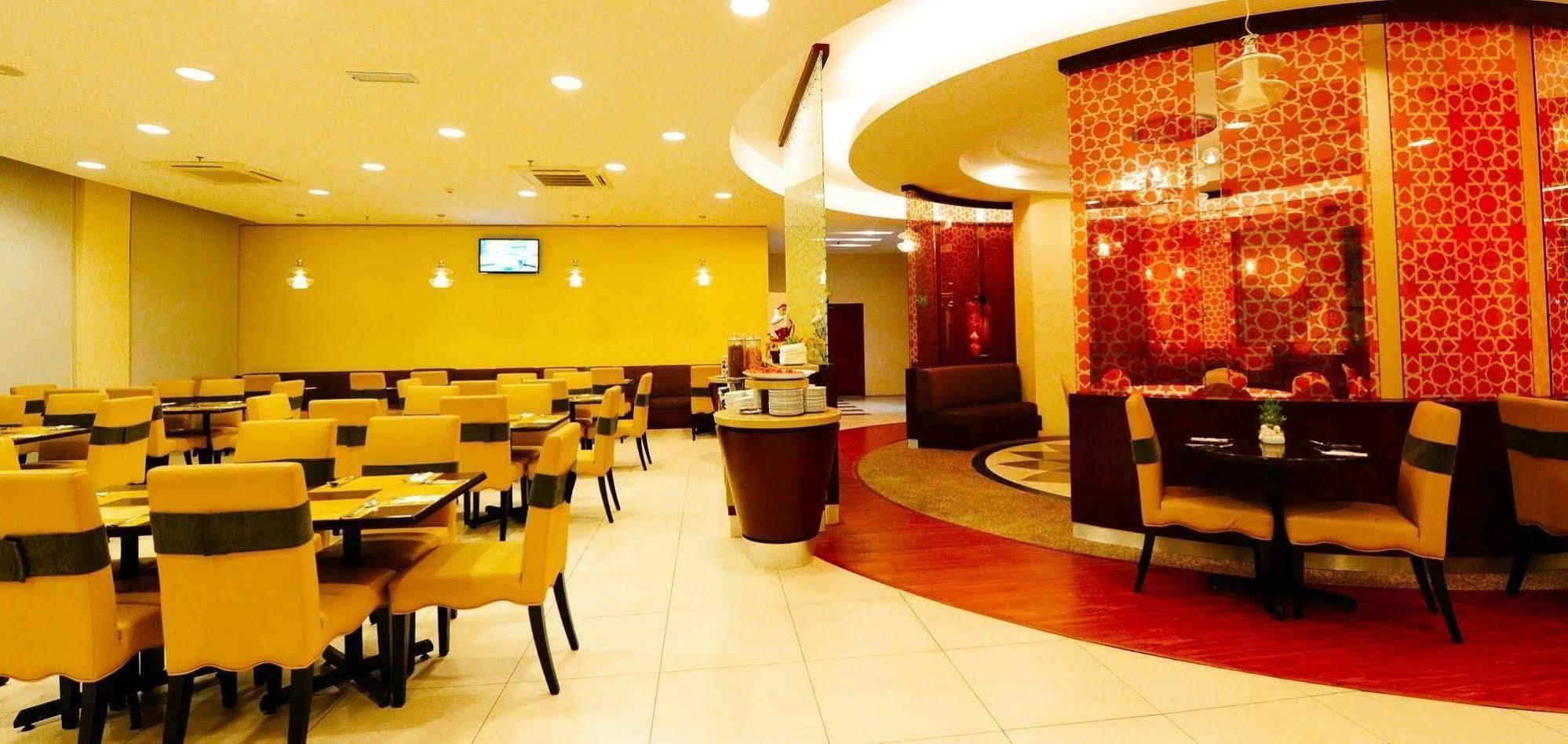 The Grand Puteri Hotel Kuala Terengganu Esterno foto